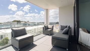 Apartment, 3 Bedrooms (private unserviced) | Balcony
