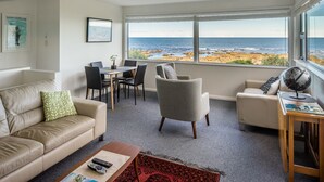 Living area - Toodle's Discover NZ's best-kept secret, on Island Bay (Wellington)