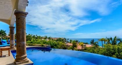 Cabocasabuenavista- WALK TO Private Beach. Roof top deck. Pets welcome