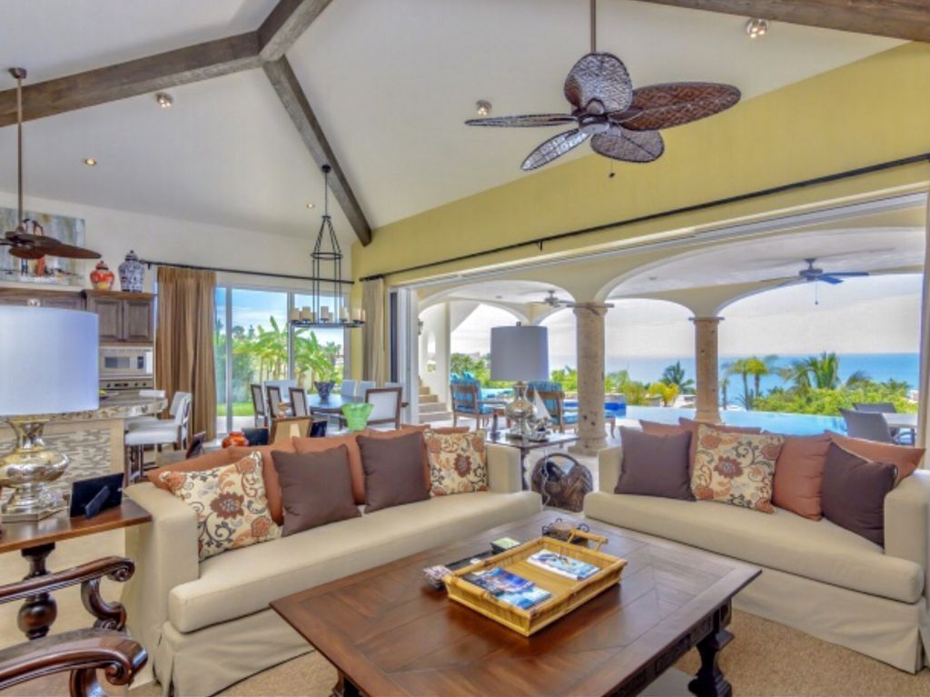 Télévision, lecteur de DVD, médiathèque, chaîne hi-fi