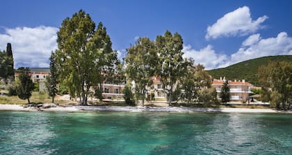 Meliti Waterfront Suites
