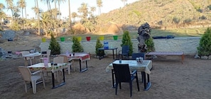 Outdoor dining - Divine Villa (Abu Road)