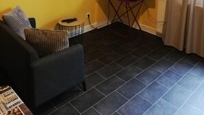 Basic Apartment | Interior - Dreibettappartement - Monteurswohnung (Leverkusen)