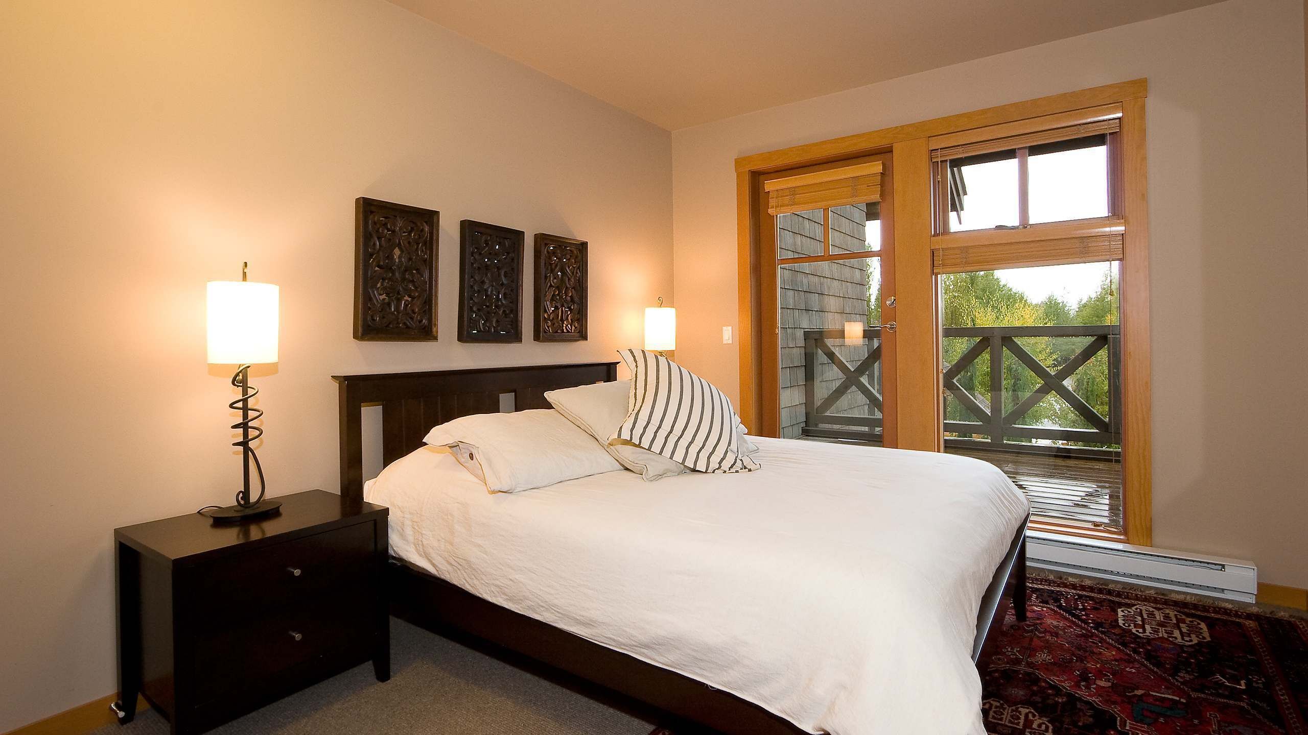 4 habitaciones, tabla de planchar con plancha, wifi y ropa de cama 