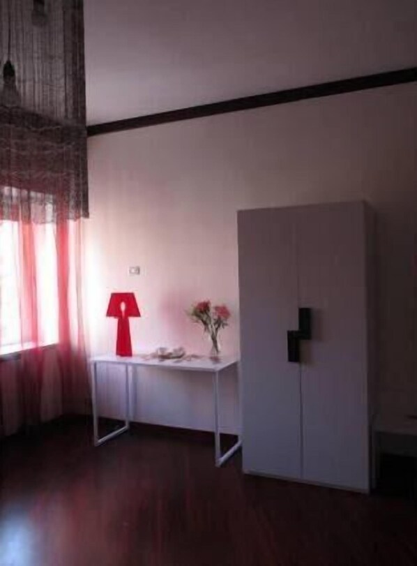 Premium bedding, minibar, individually decorated, individually furnished