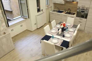 包含每日自助早餐