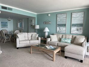 Smart TV, books - Beach Front with Amazing Views from Oceanside & Bayside (Ocean City)