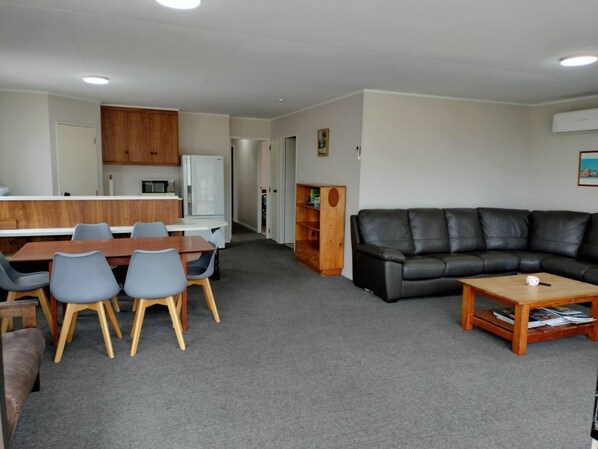 Interior - Dream Location, a place to relax with family (Waihi Beach)