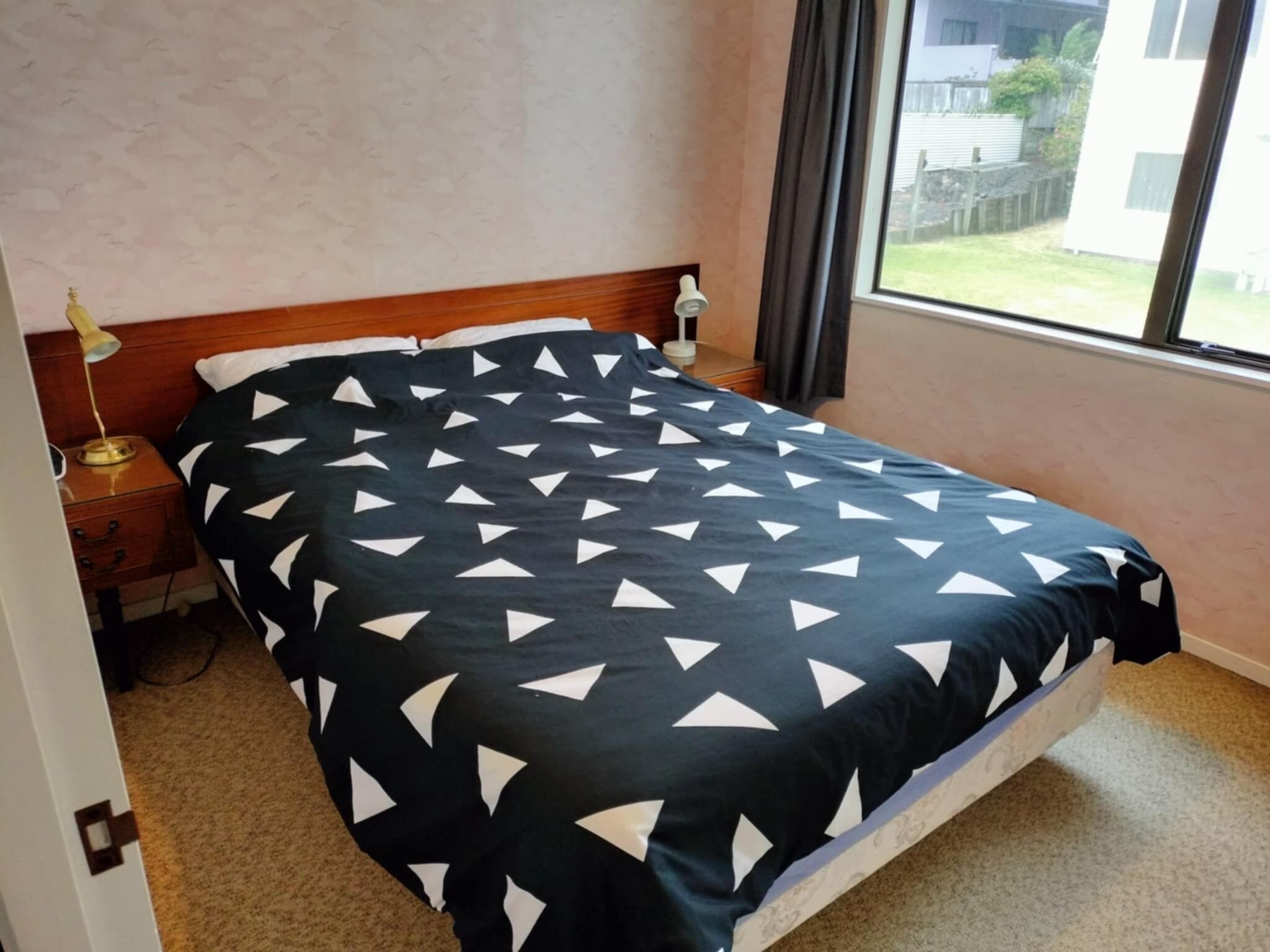 4 bedrooms, iron/ironing board, free WiFi