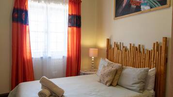 Iron/ironing board, free WiFi, bed sheets