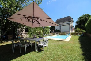 Piscina externa sazonal