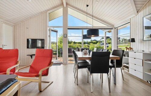 Amazing home in Frørup with WiFi