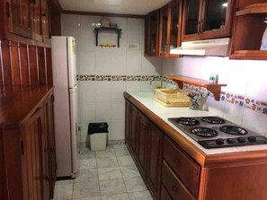 家庭公寓 | 共用厨房 | 大冰箱、微波炉、炉灶、厨具/餐具