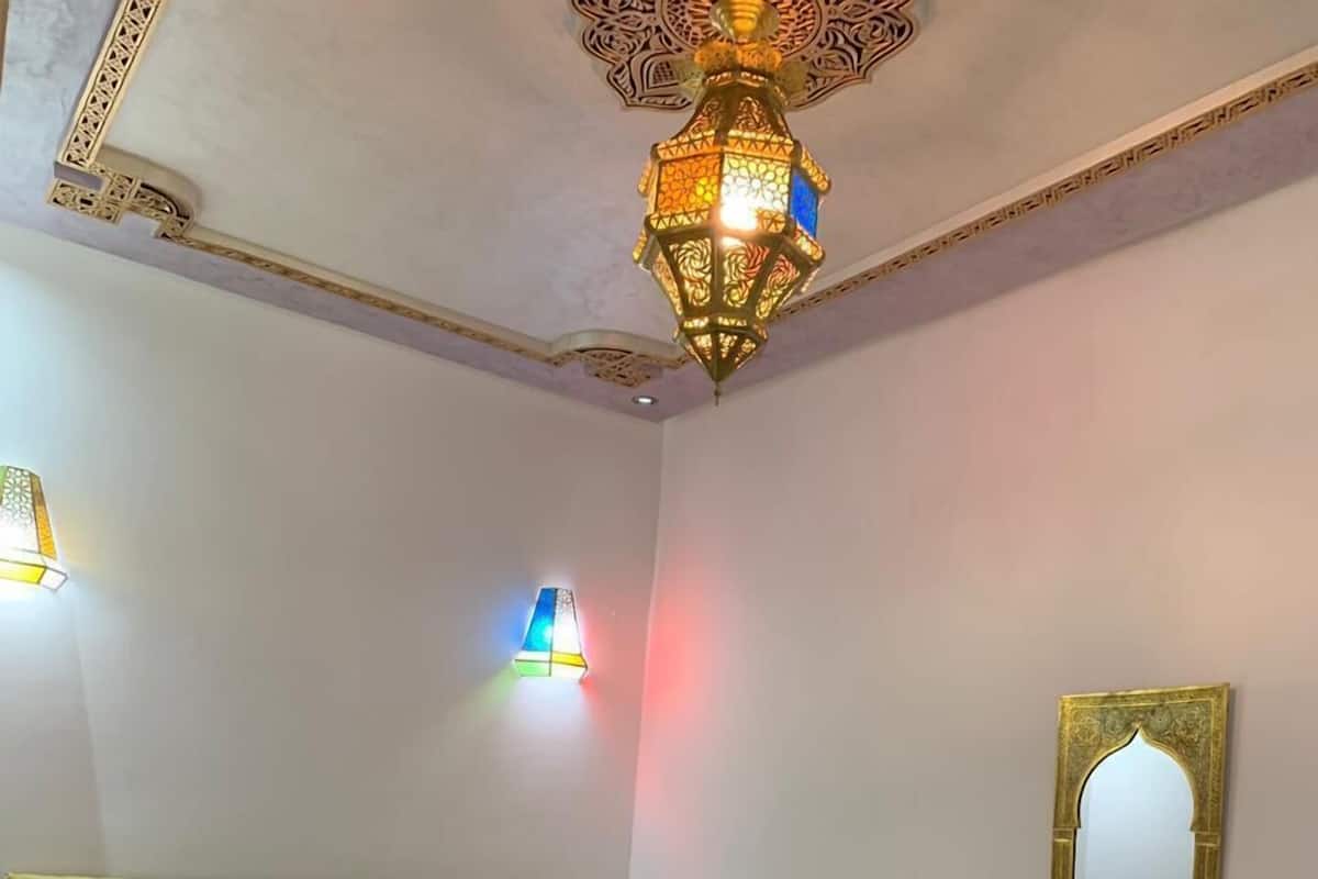 واي فاي مجانًا وبديكورات فريدة لكل غرفة وملاءات أسرّة