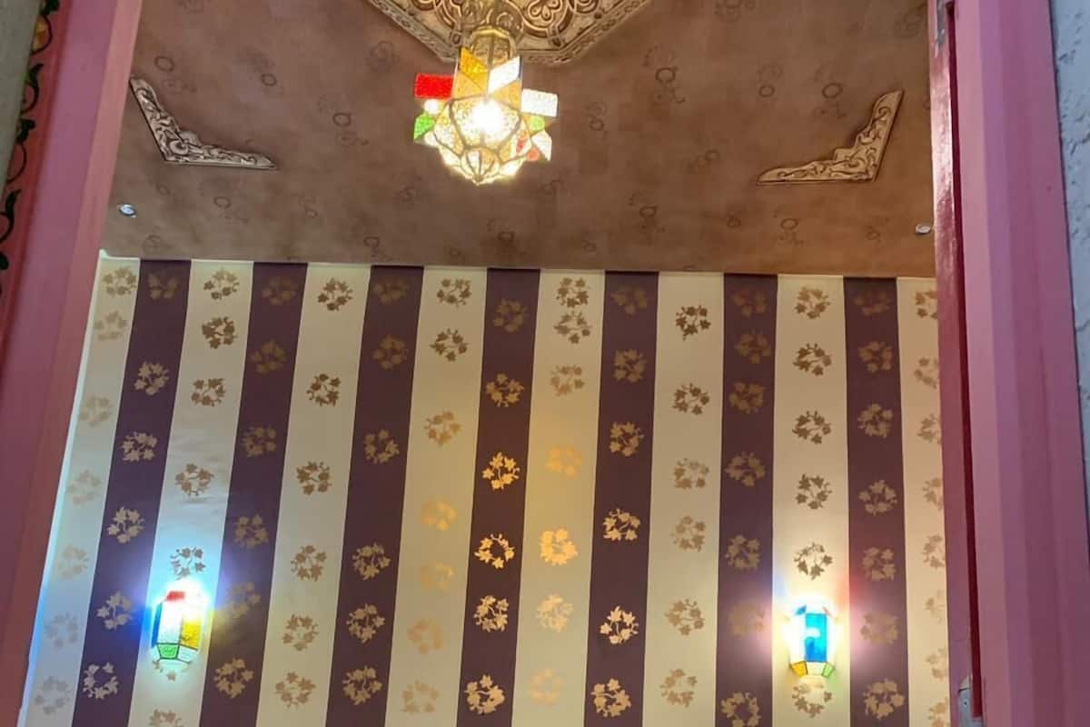 واي فاي مجانًا وبديكورات فريدة لكل غرفة وملاءات أسرّة