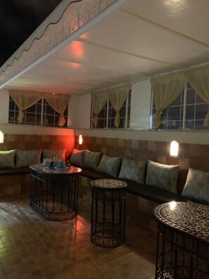 Breakfast, lunch, dinner served; local cuisine 