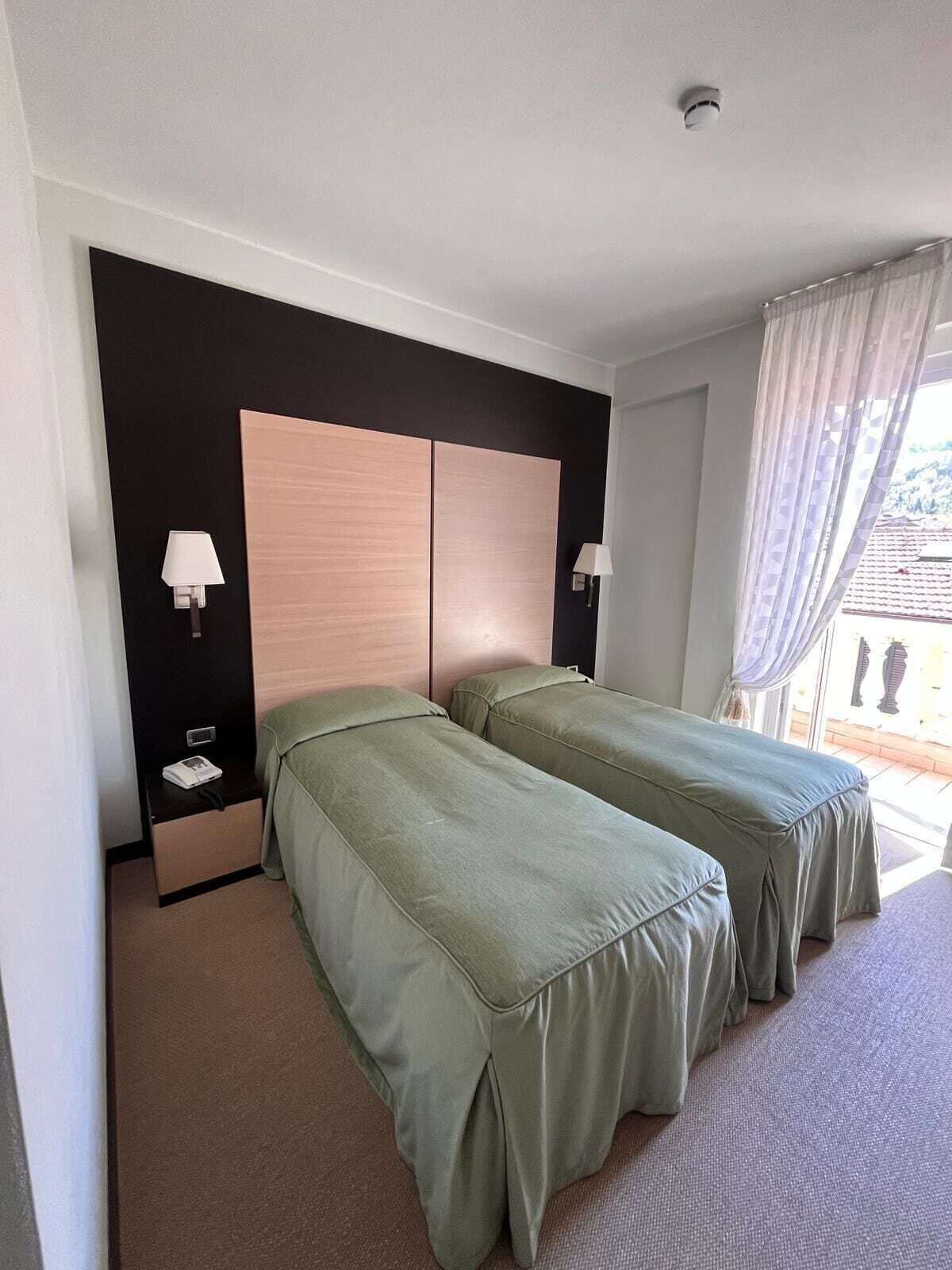 Minibar, kostenloses WLAN, Bettwäsche