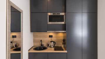 Studio, pemandangan kota | Dapur pribadi | Lemari es, microwave, oven, dan kompor