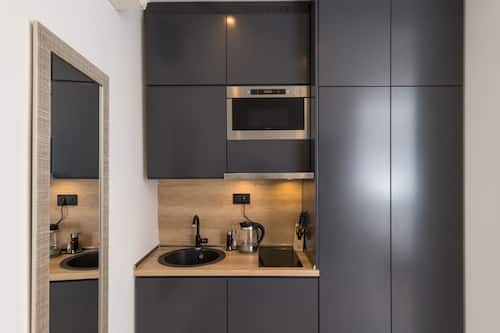 Studio, City View | Private kitchen