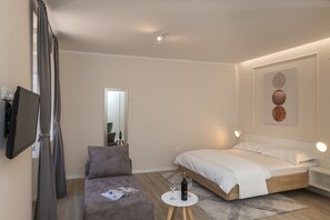 Premium Studio, City View | Individually decorated, individually furnished, iron/ironing board