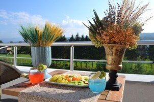 Deluxe Double Room | Terrace/patio