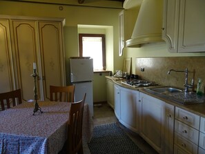 Panoramic-Apartment, 2 Schlafzimmer | Eigene Küche | Großer Kühlschrank, Herdplatte, Kochgeschirr/Geschirr/Besteck