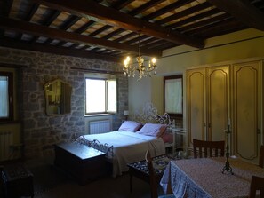 Panoramic Condo, 2 Bedrooms | 2 bedrooms, hypo-allergenic bedding, down duvets, pillow-top beds - Agriturismo Arcera (Roccafluvione)