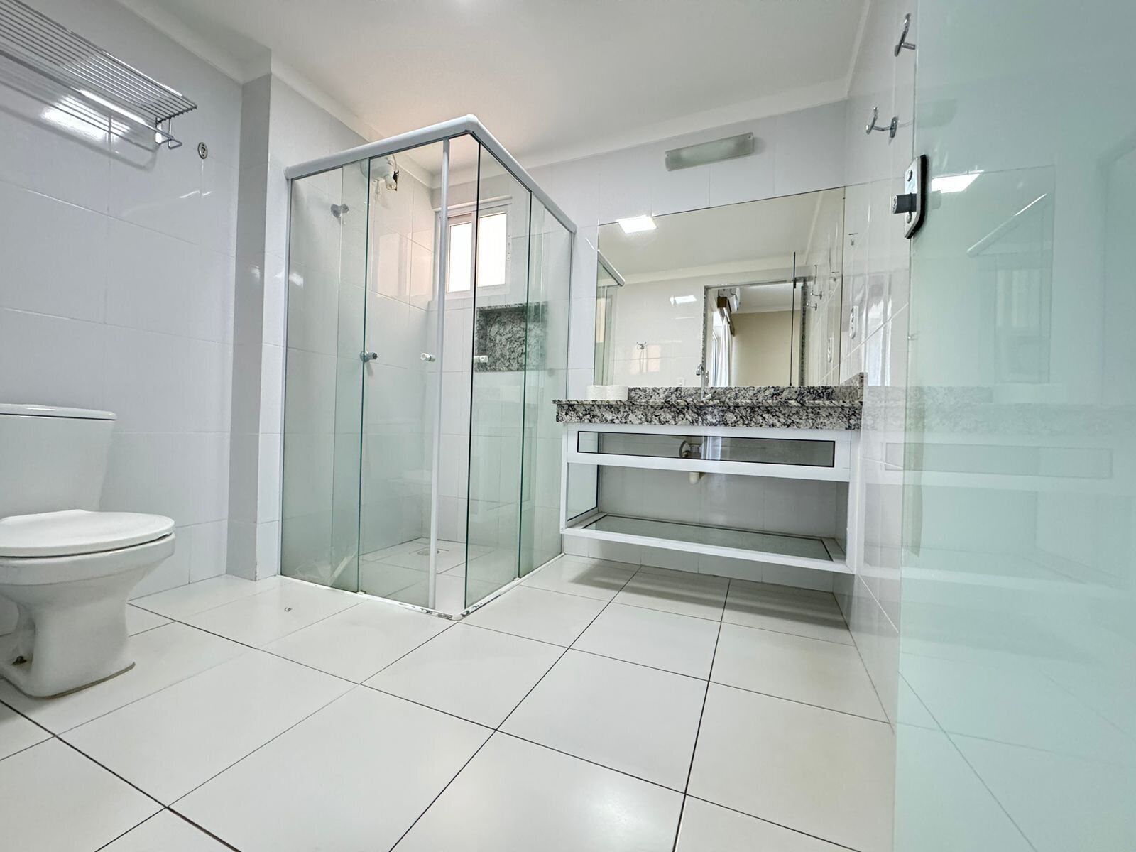 Apartment | Badezimmer | Dusche