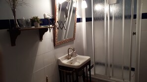 Superior Double or Twin Room | Bathroom - Posada La Campana (Canaveral)
