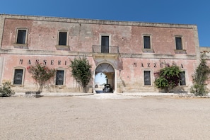 Front of property - Masseria Mazzetta Salento (Salice Salentino)