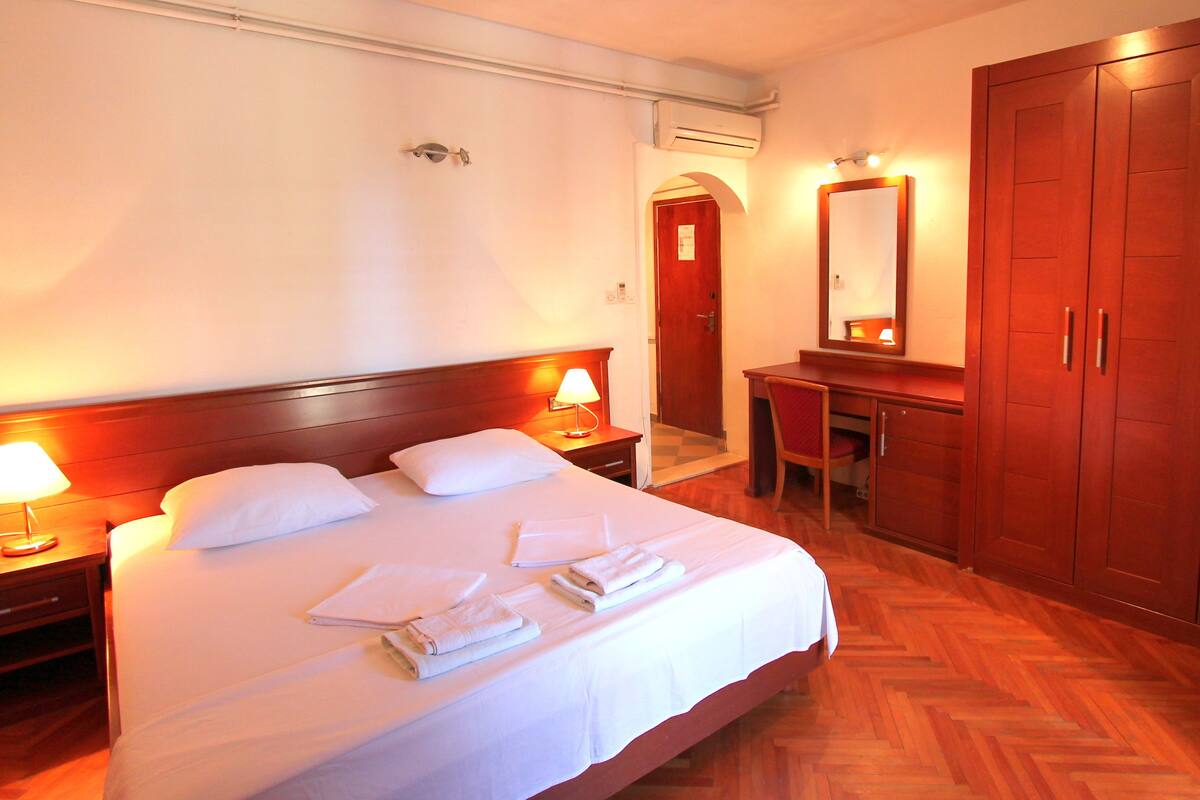 Premium bedding, free WiFi, bed sheets
