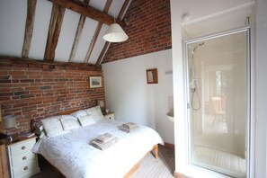 Deluxe Cottage, Private Bathroom (Viola Cottage) | 2 bedrooms - Whitley Elm Cottages (Warwick)