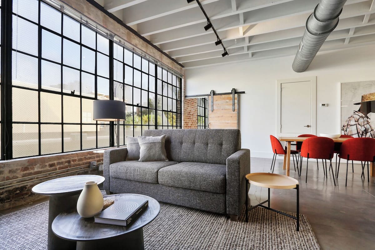 Appartement, 3 chambres | Coin séjour | Télévision à écran plat de 42 pouces avec chaßnes par cùble, télévision