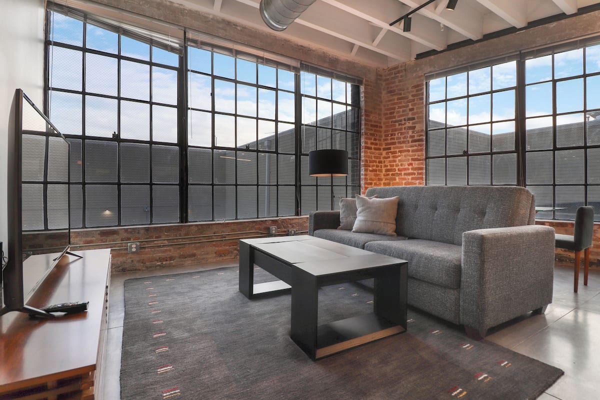 Adjacent Four Bed Four Bath Apartment | Living area | 42-inch flat-screen TV with cable channels, TV