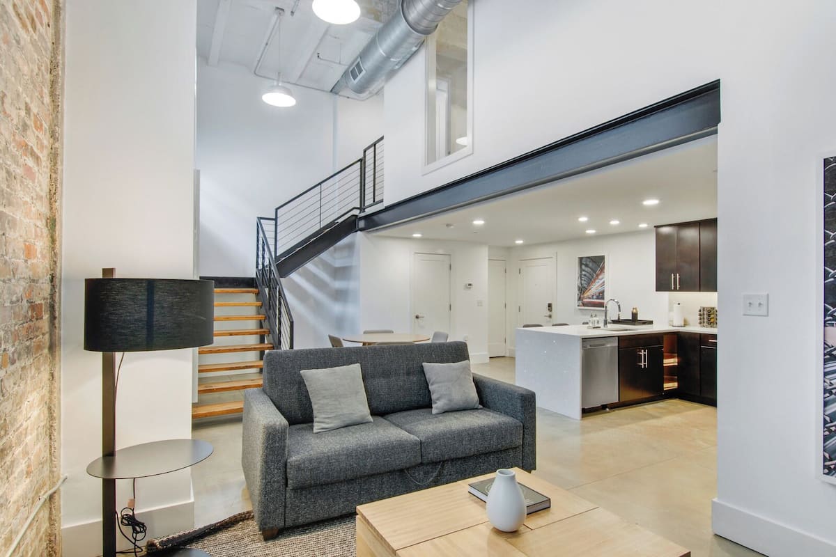 1 Bedroom | 2-Story | Living area | 42-inch flat-screen TV with cable channels, TV