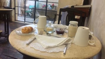 Free daily full breakfast