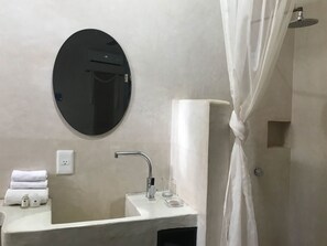 Habitación Deluxe doble | Lavabo del cuarto de baño