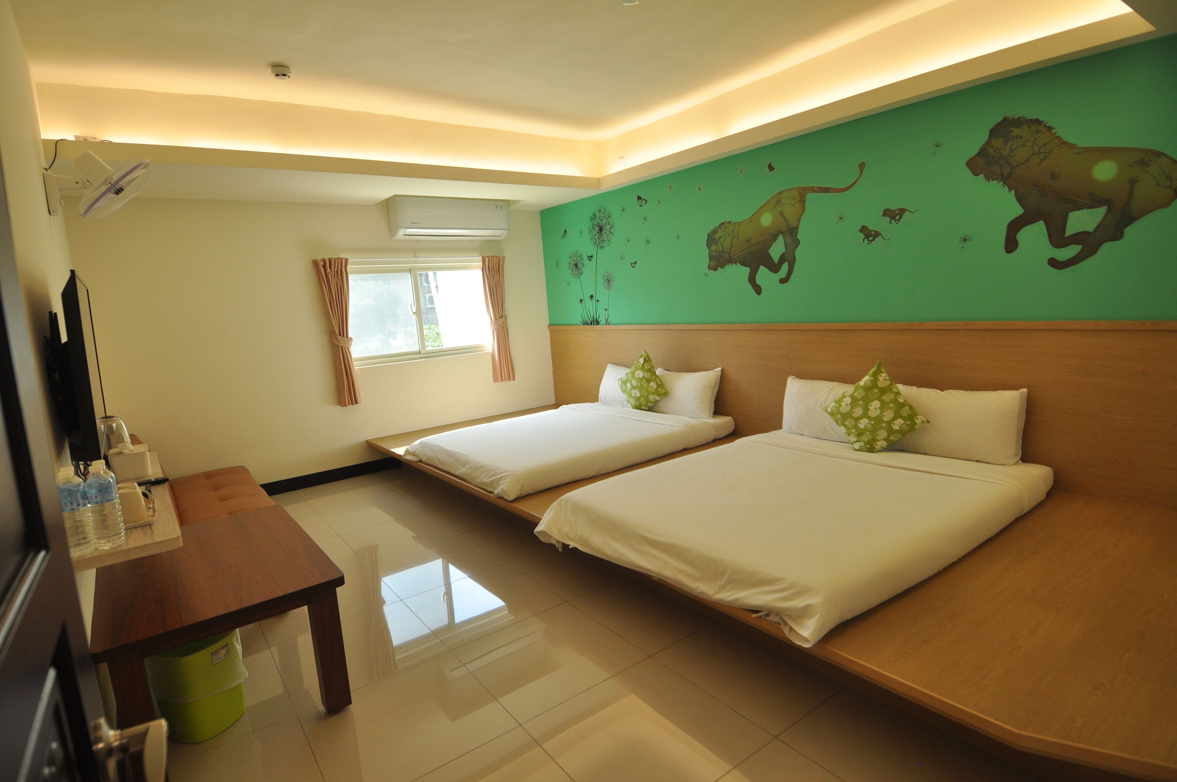 Basic Suite | Blackout drapes, soundproofing, free WiFi, bed sheets