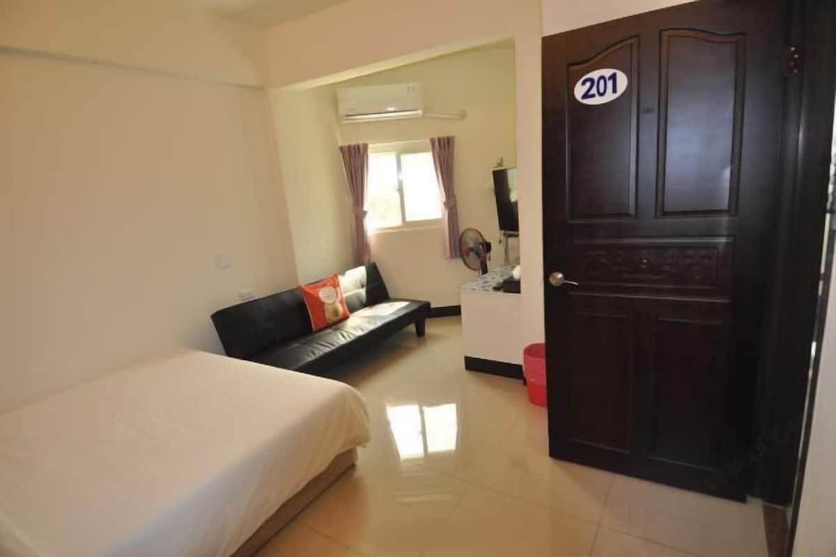 Blackout curtains, soundproofing, free WiFi, bed sheets