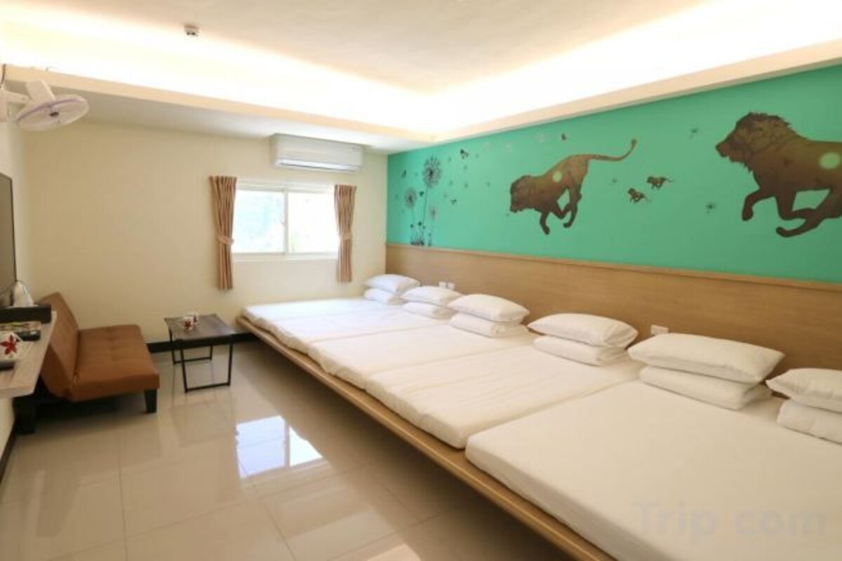 Cozy Suite for Six