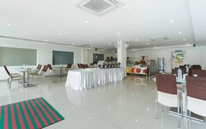 Banquet hall - Sara Hoteland Appartments (Aluva)