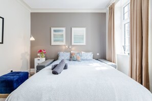 Apartment | Iron/ironing board, free WiFi, bed sheets - Gorgeous & stylish studio in Marylebone (London)