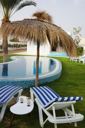 Unclassified image, 3 of 15, button - Dar Bolbol (Djerba Ajim)