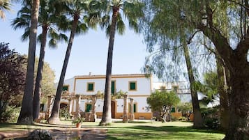 Fachada da propriedade