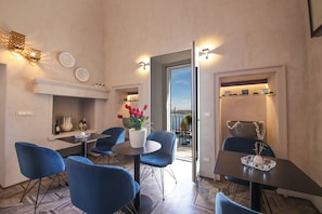 Free daily buffet breakfast - Al Console Luxury Suite (Monopoli)