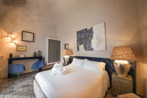 Suíte superluxo, vista para o mar | Frigobar, cofres nos quartos, quartos à prova de som, Wi-Fi de cortesia