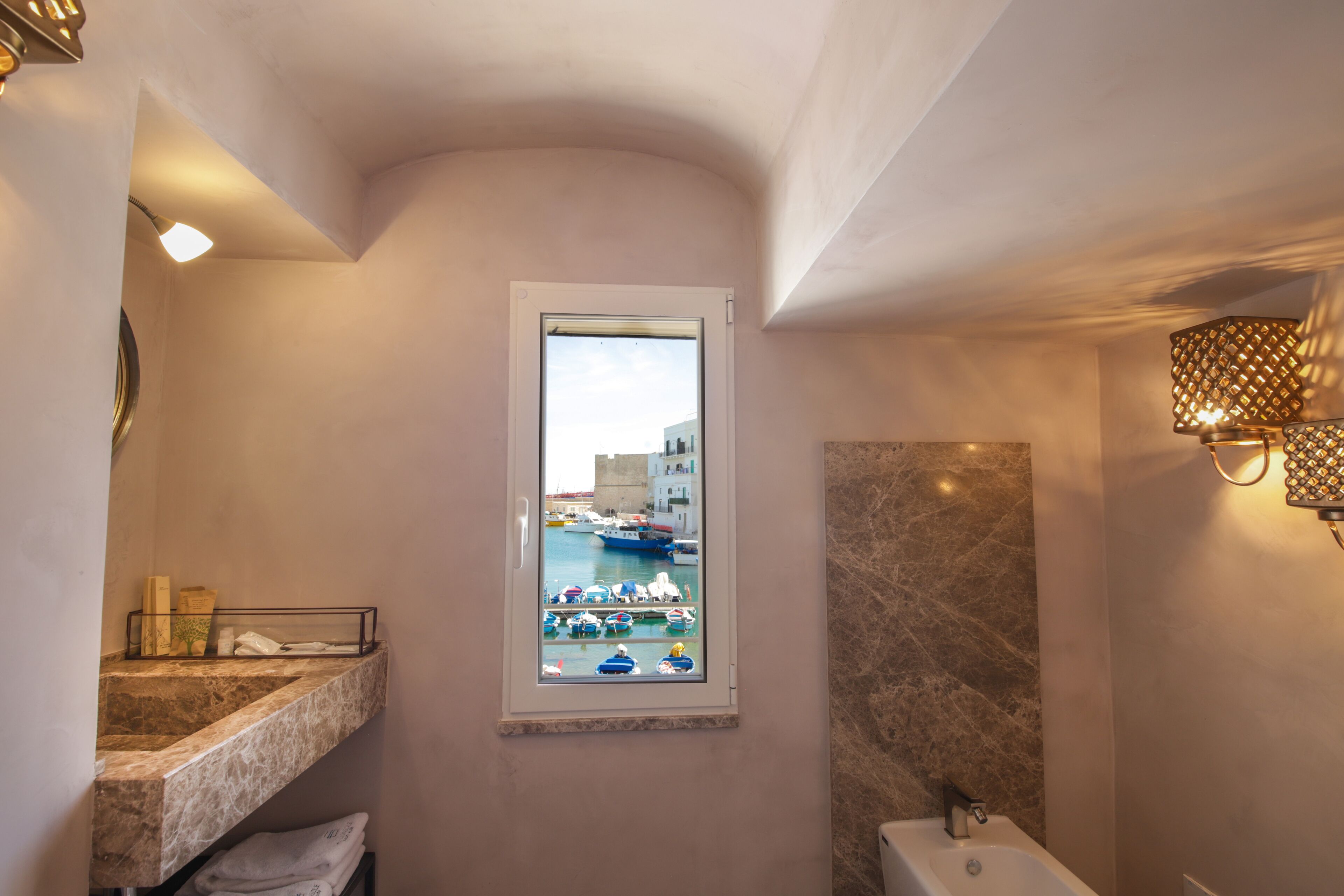 Photo - Al Console Luxury Suite