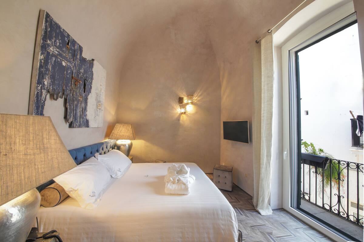 迷你吧、客房內保險箱、隔音、免費無線上網