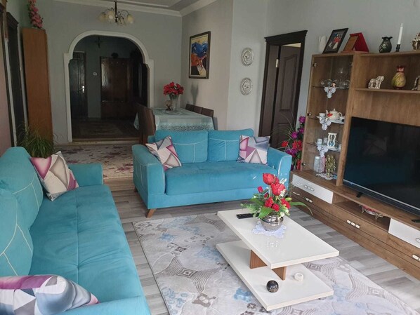 Apartment, 3 Bedrooms | Living area | LCD TV - Seremet Tatil Evi (Maçka)
