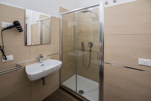 Shower, hair dryer, bathrobes, bidet - Il Vespro (Comiso)